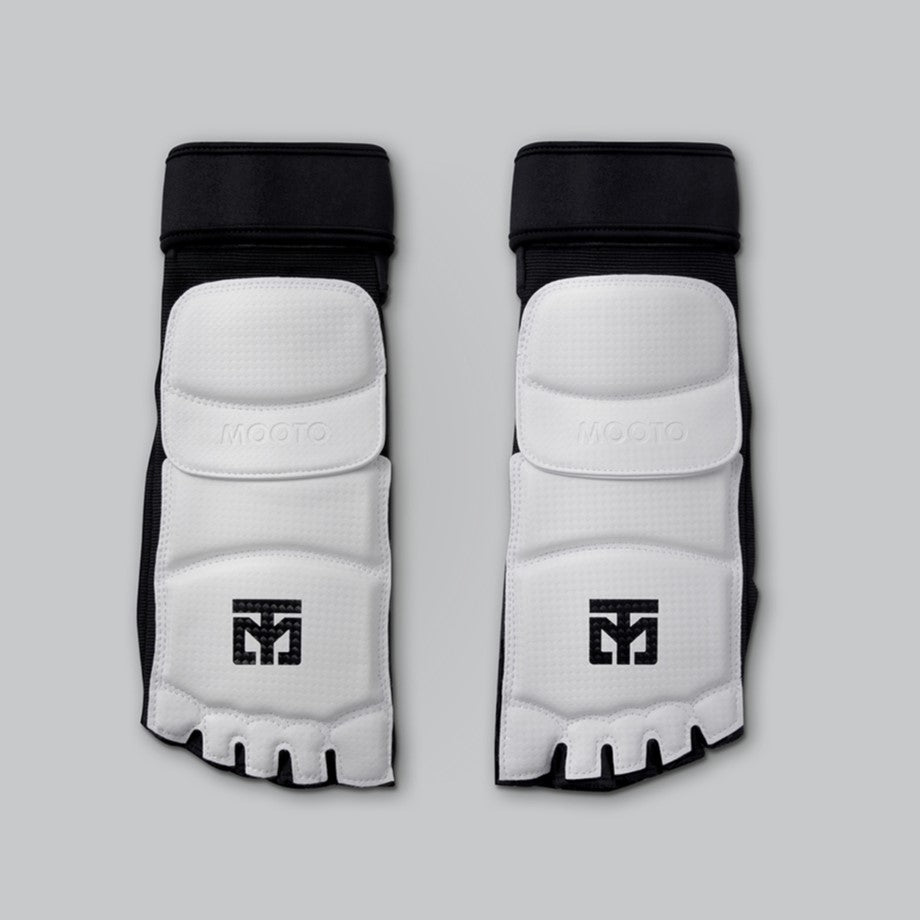 Taekwondo foot protector mooto